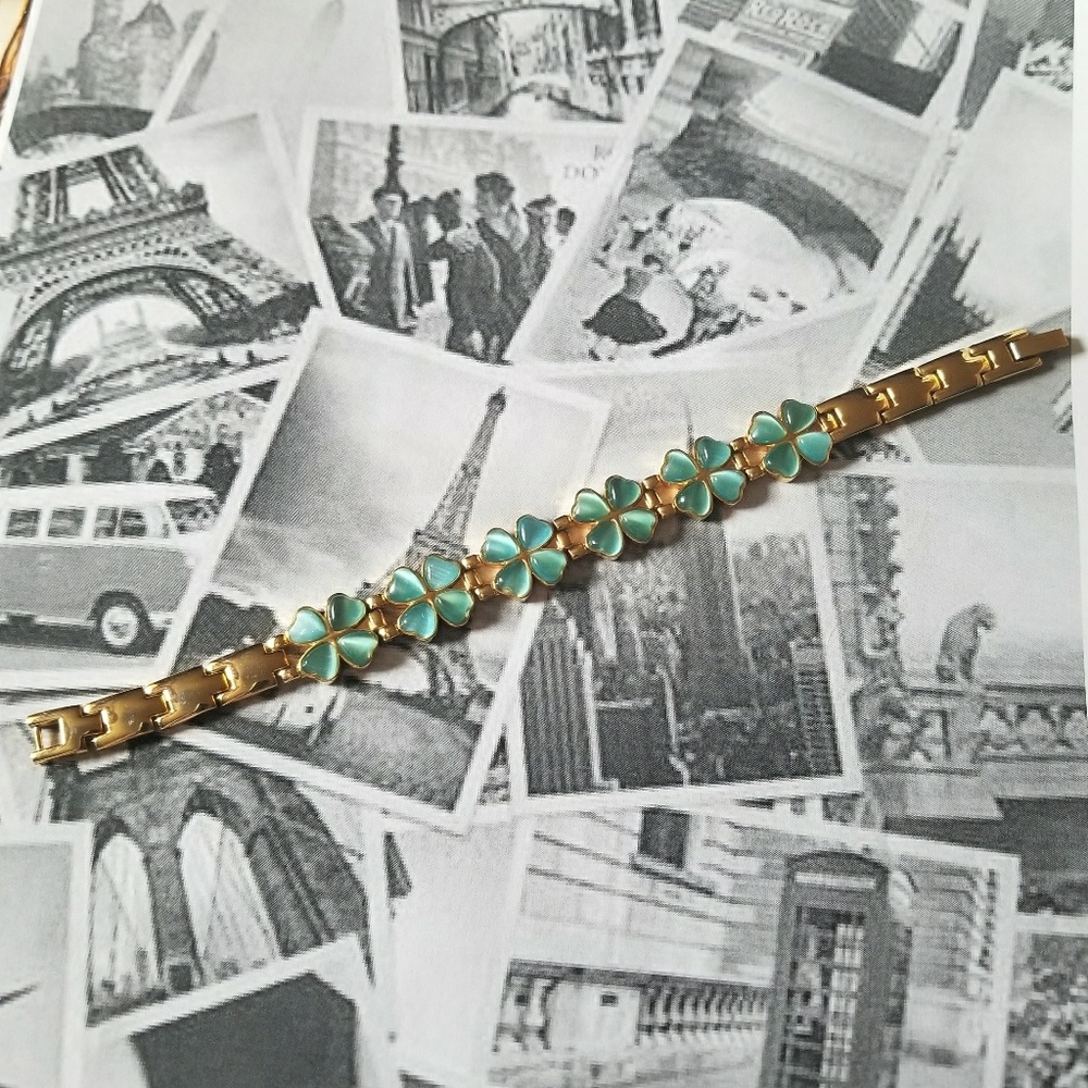 Gorgeous VTG Shamrock Bracelet - Picture 4 of 8